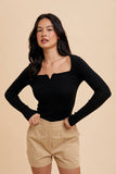 RIBBED KNIT NOTCHED V NECK TOP