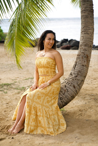 Kiki Smocked Top in Pua Kenikeni Glow