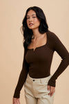 RIBBED KNIT NOTCHED V NECK TOP