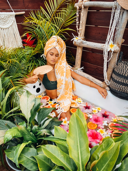 Abundant Golden ‘Ulu Luxurious Hawaiian Beach Blanket for 2